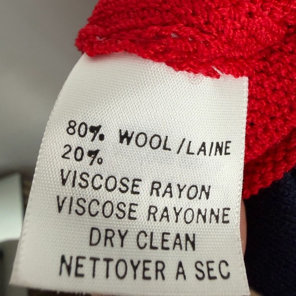 Vintage St. John Evening red, navy and gold knit 2 piece skirt suit - Size 8 - Picture 8 of 8